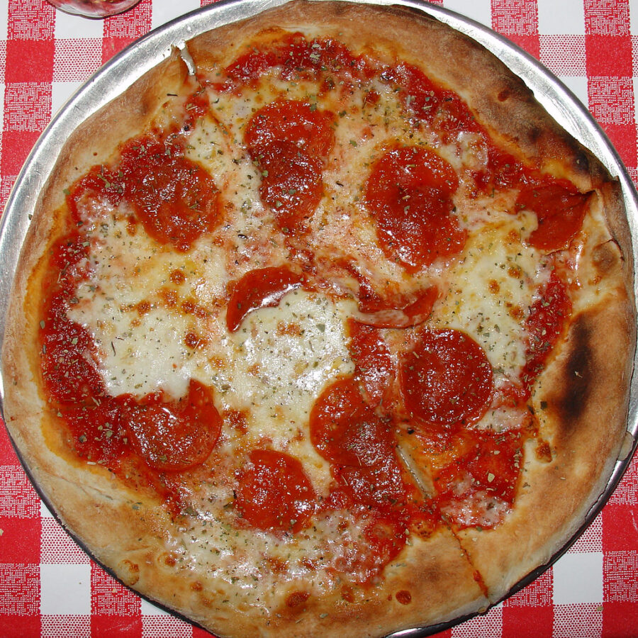 Classic+Pepperoni+Pizza