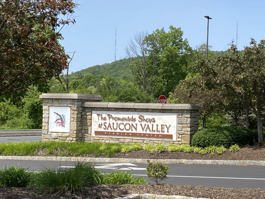The Promenade Shops at Saucon Valley sign