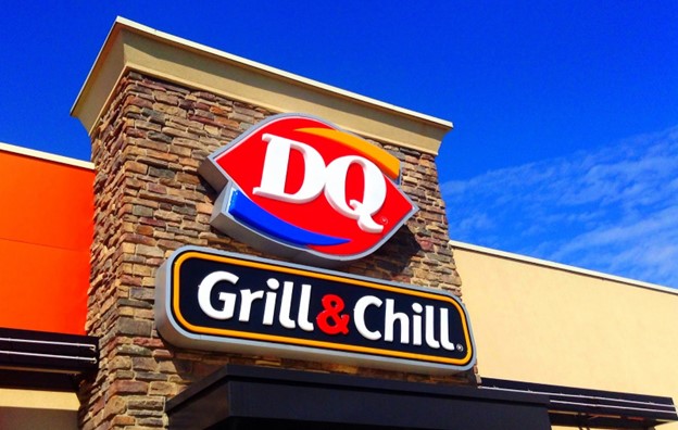 Dairy+Queen+Ice+Cream+Grill+and+Chill+Sign.
