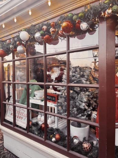 Peddler's Village Window Display